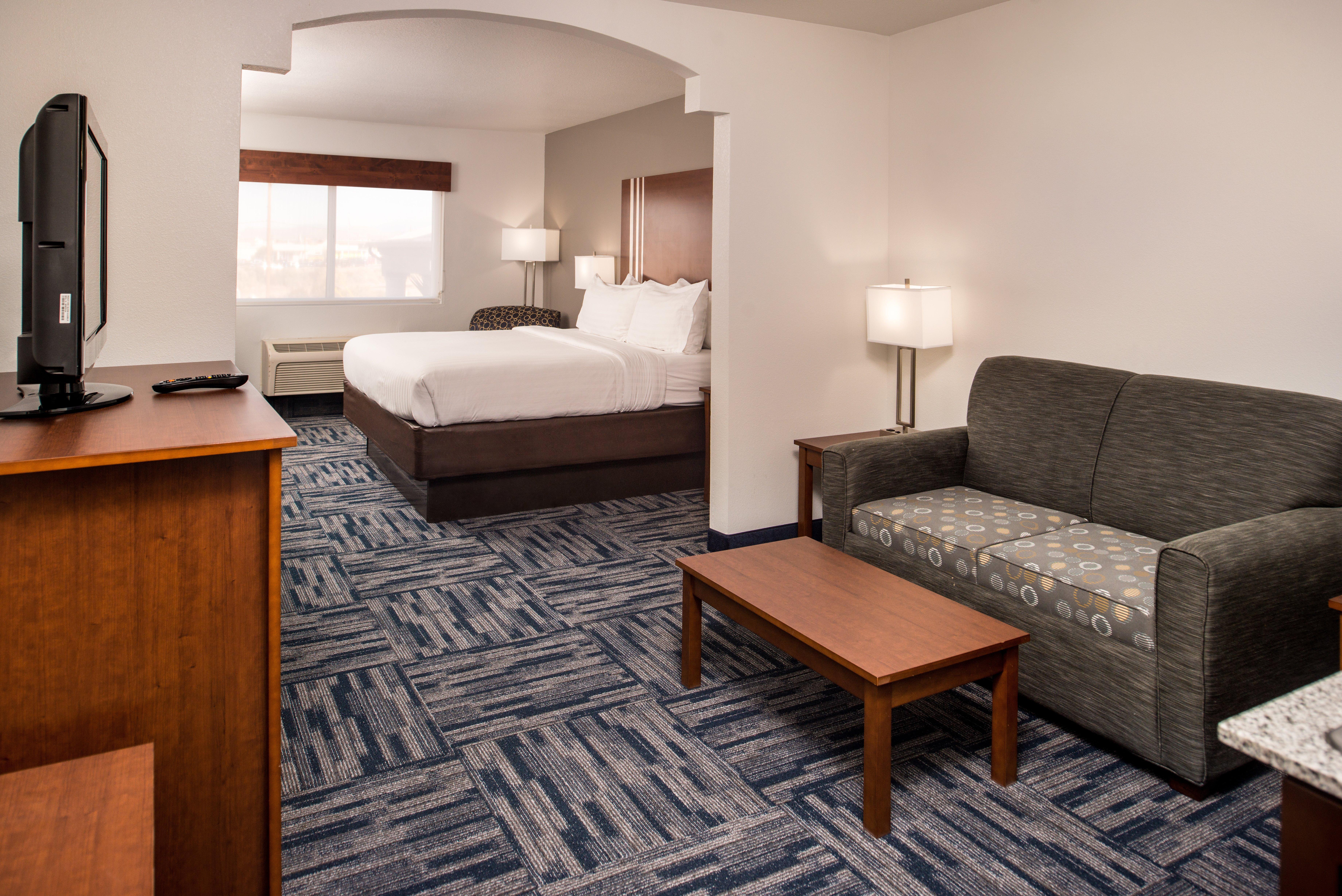 Express & Highway 54/70 By Ihg Hotel