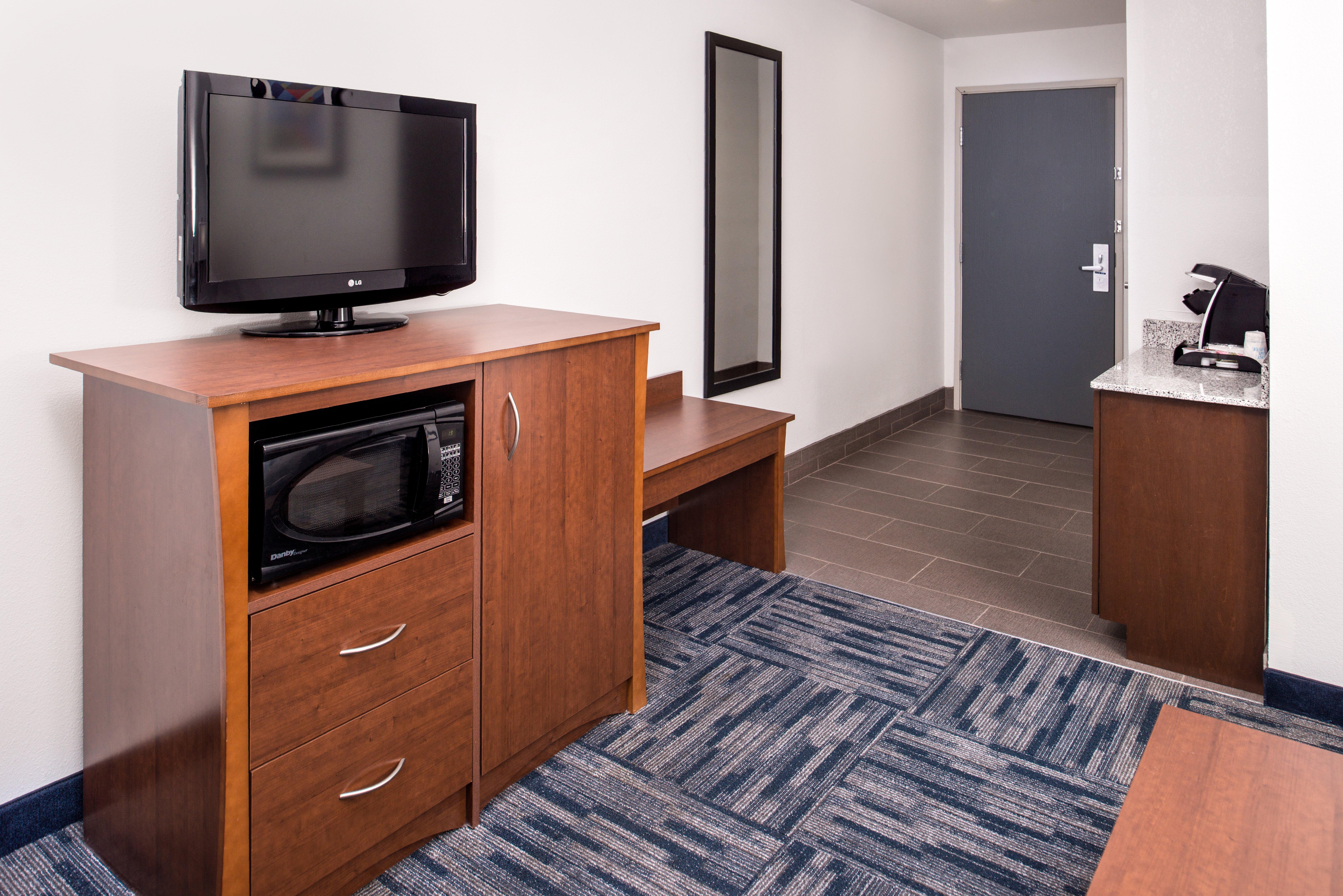 Express & Highway 54/70 By Ihg 2*
