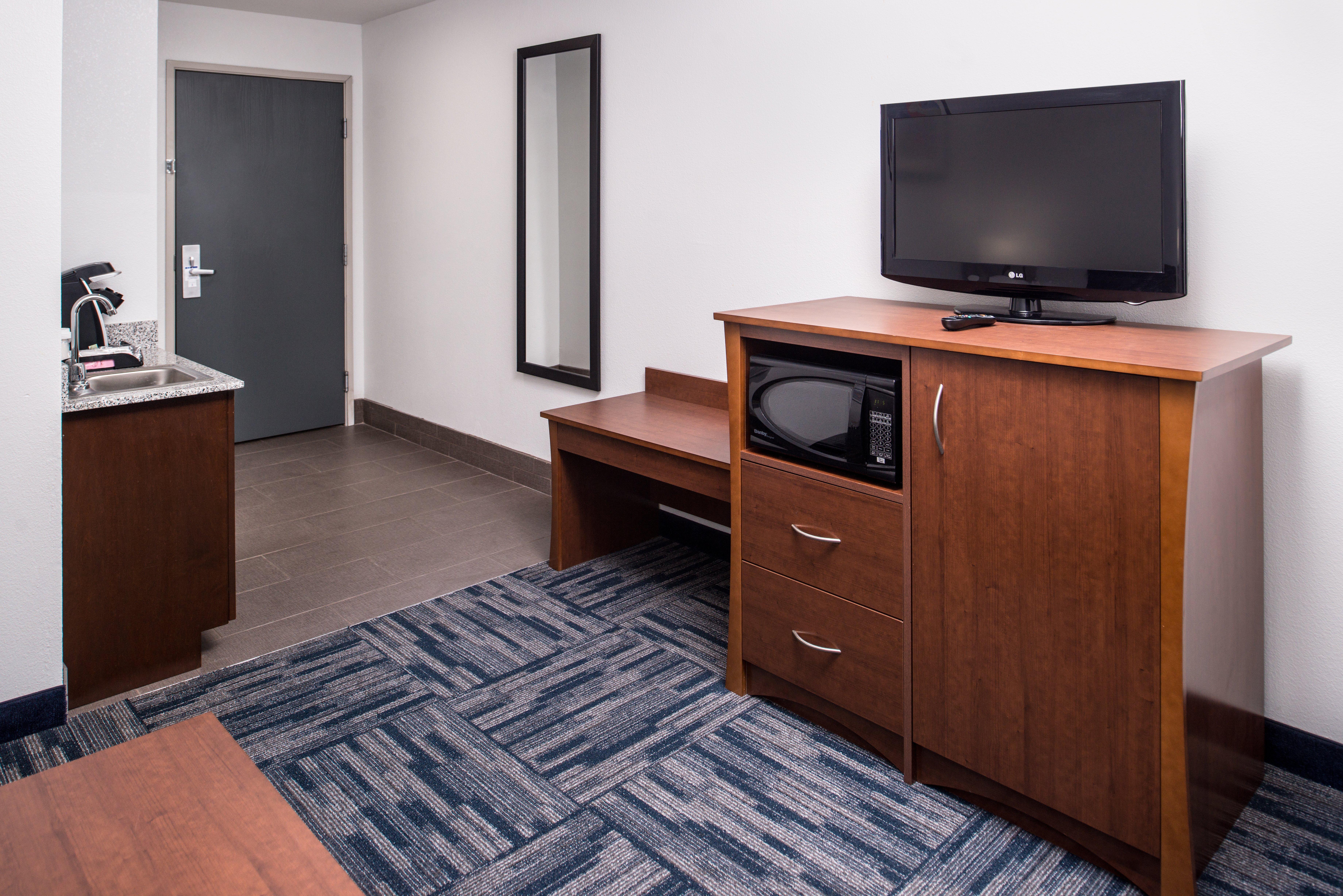 Hotel Express & Highway 54/70 By Ihg 2*