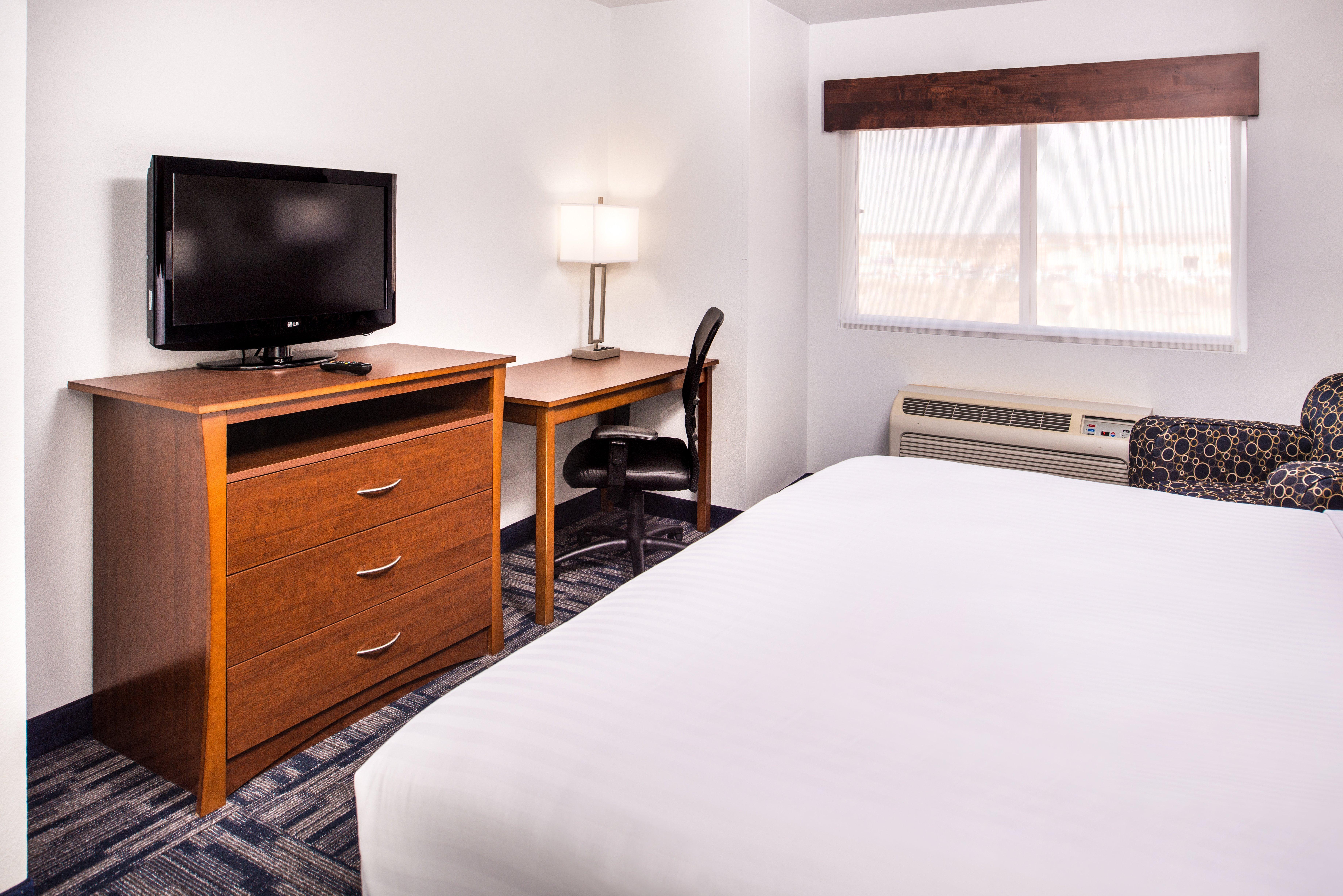 Hotel Express & Highway 54/70 By Ihg 2*