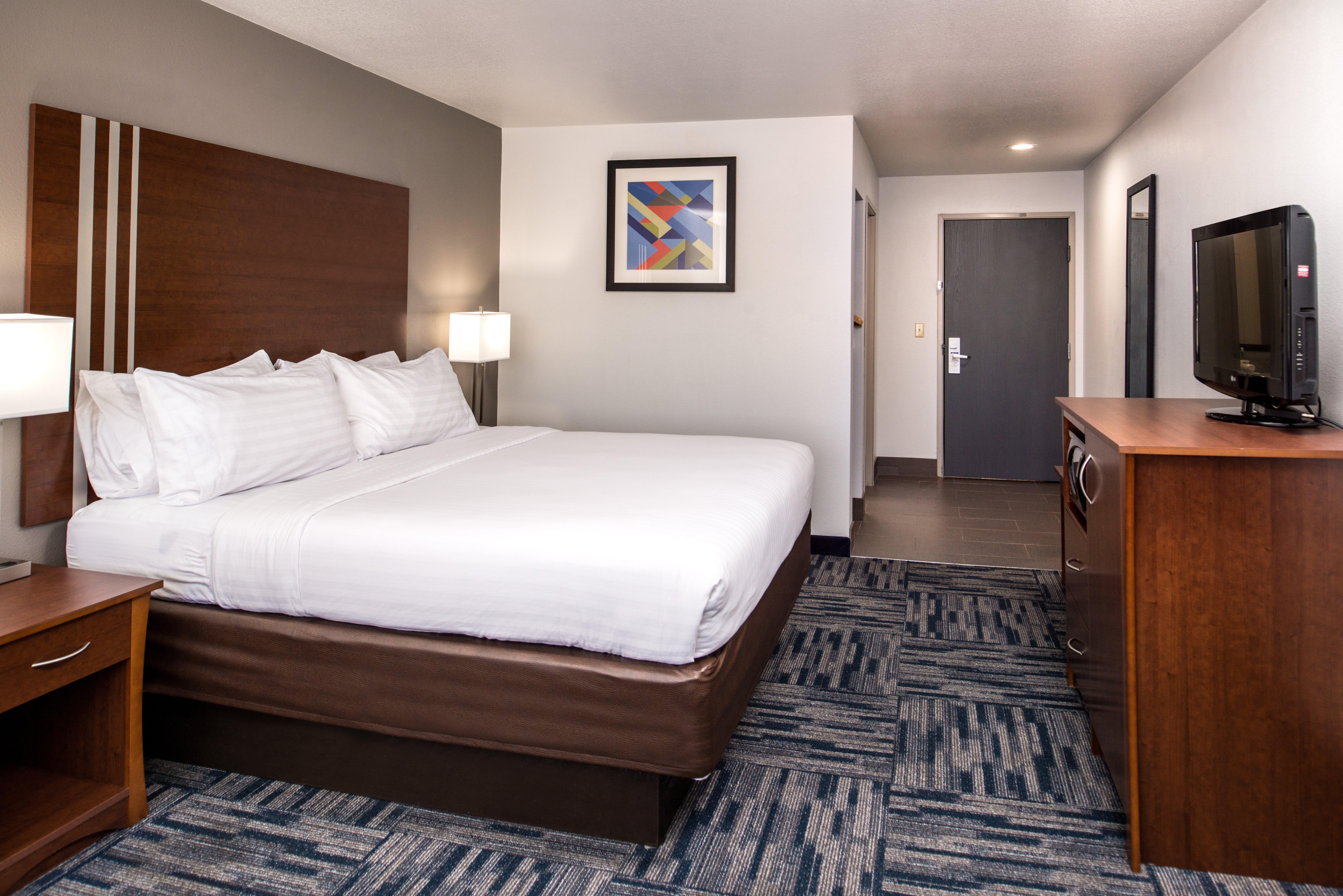 Hotel Express & Highway 54/70 By Ihg 2*