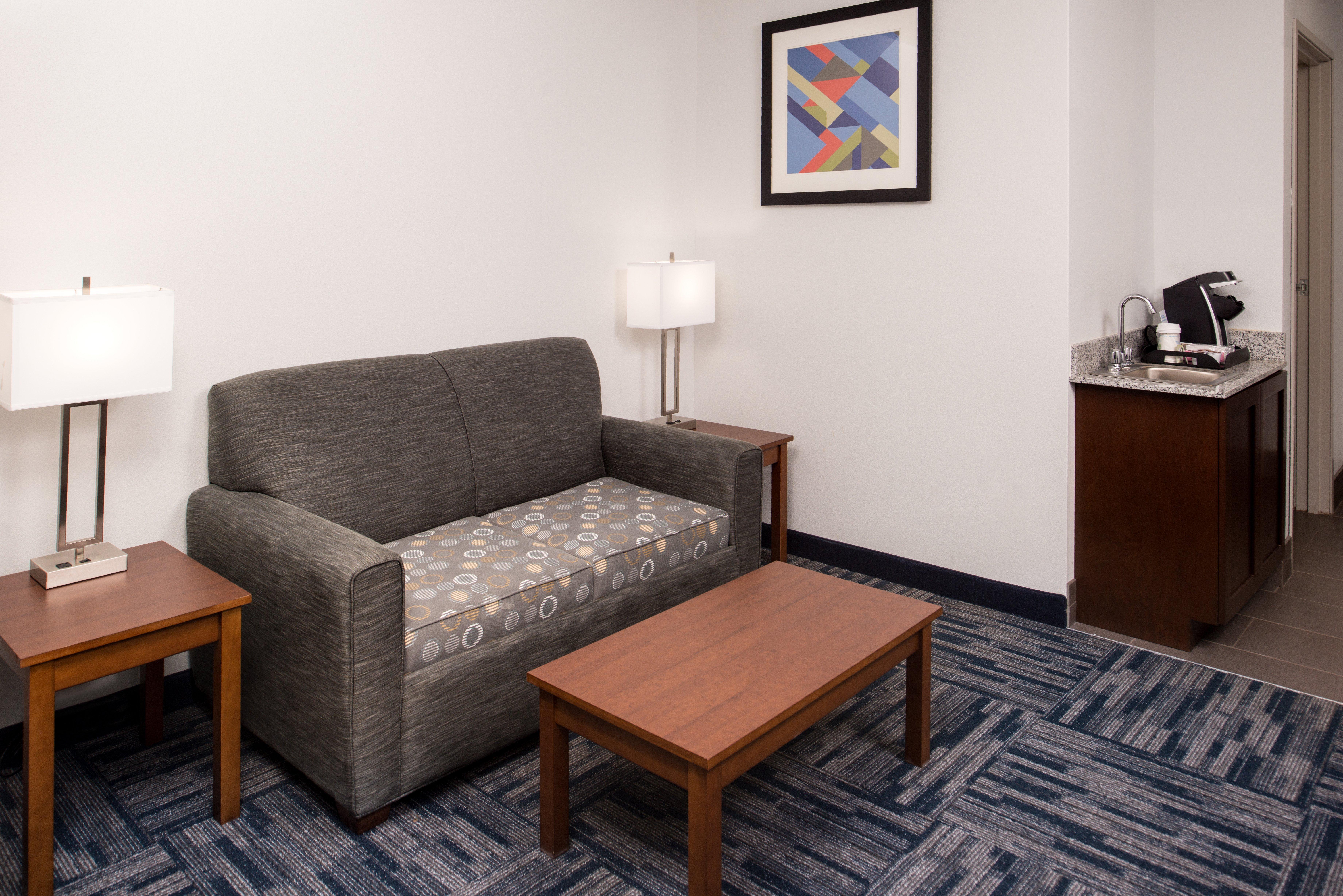 Express & Highway 54/70 By Ihg 2*