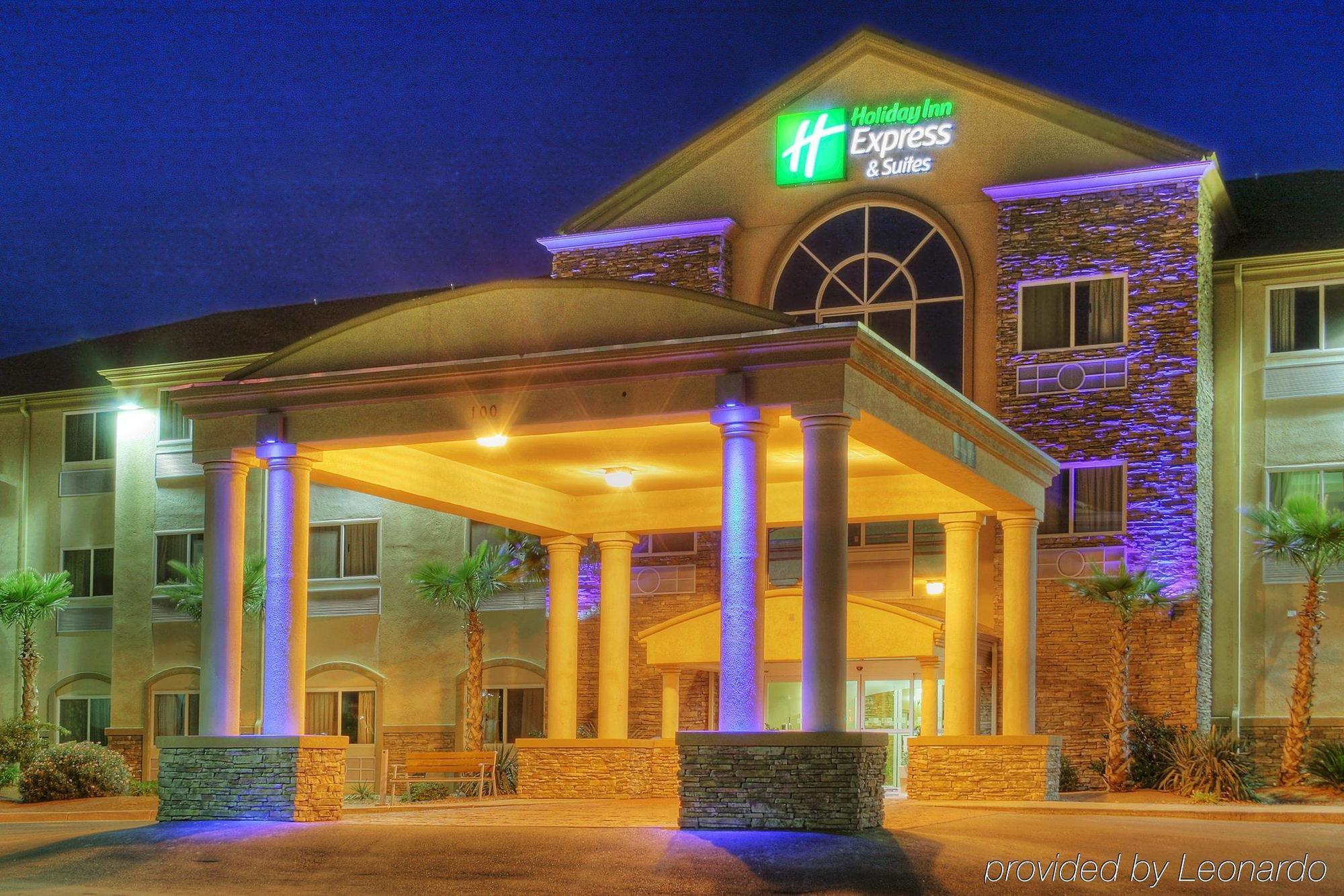 Express & Highway 54/70 By Ihg Hotel