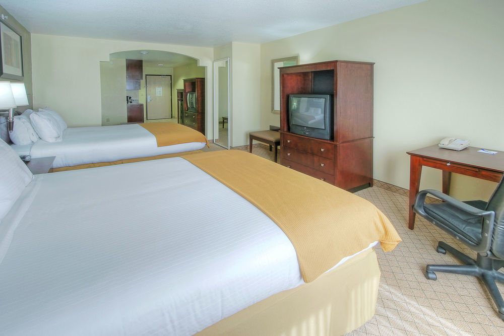 Hotel Express & Highway 54/70 By Ihg